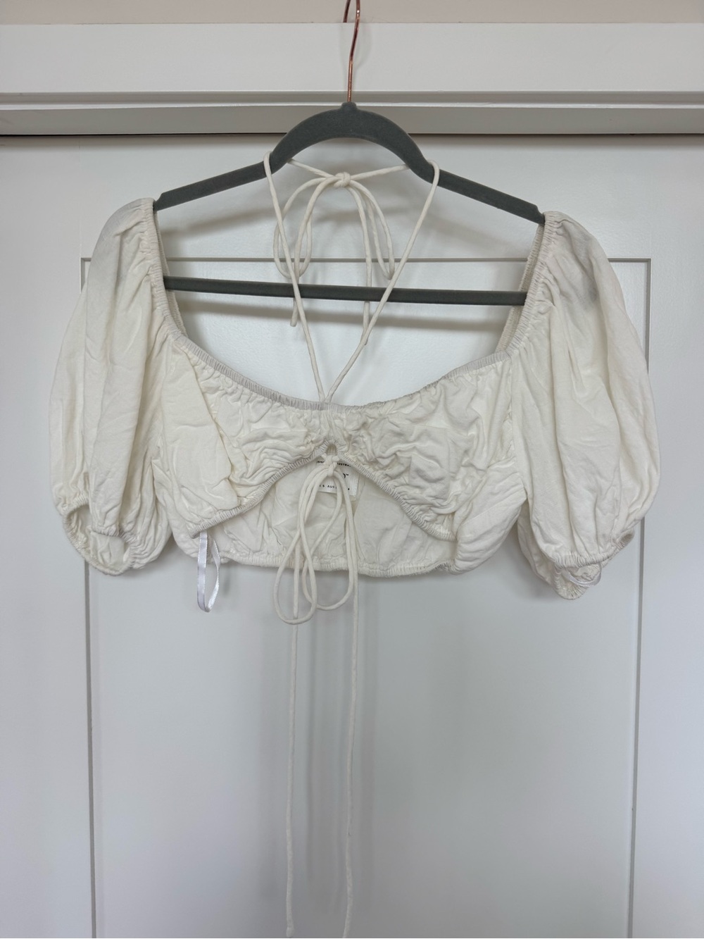 Sabo Skirt Women’s Cropped Cream Ruched Tie-Back Puff Sleeve Top- small